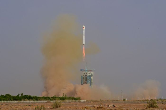 Negara A Luncurkan Satelit Baru ke Orbit Rendah