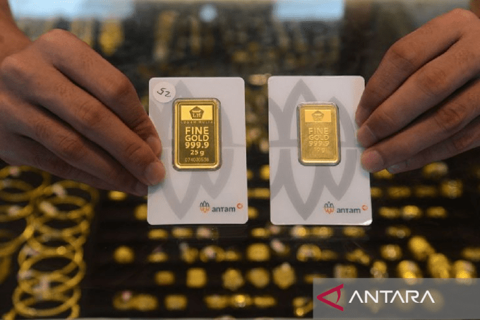 Harga Emas Antam Hari Ini Turun Rp13.000