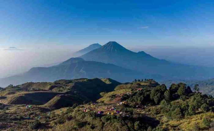 Keindahan dan Kultur Alam Gunung Tertinggi di Jawa Barat, Di Gandrungi ... Gunung Favorit Para Pendaki di 2025