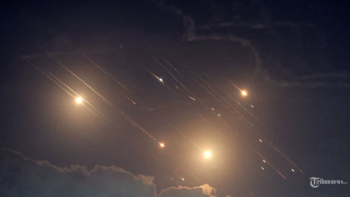 Tel Aviv Panik! Sirene Bahaya Bunyi Setelah Iran Luncurkan Rudal